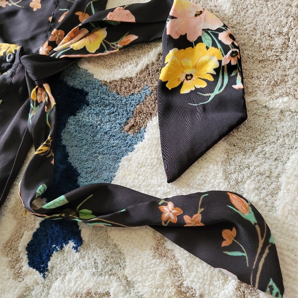 Lauren Conrad Button down blouse - Picture 3 of 6